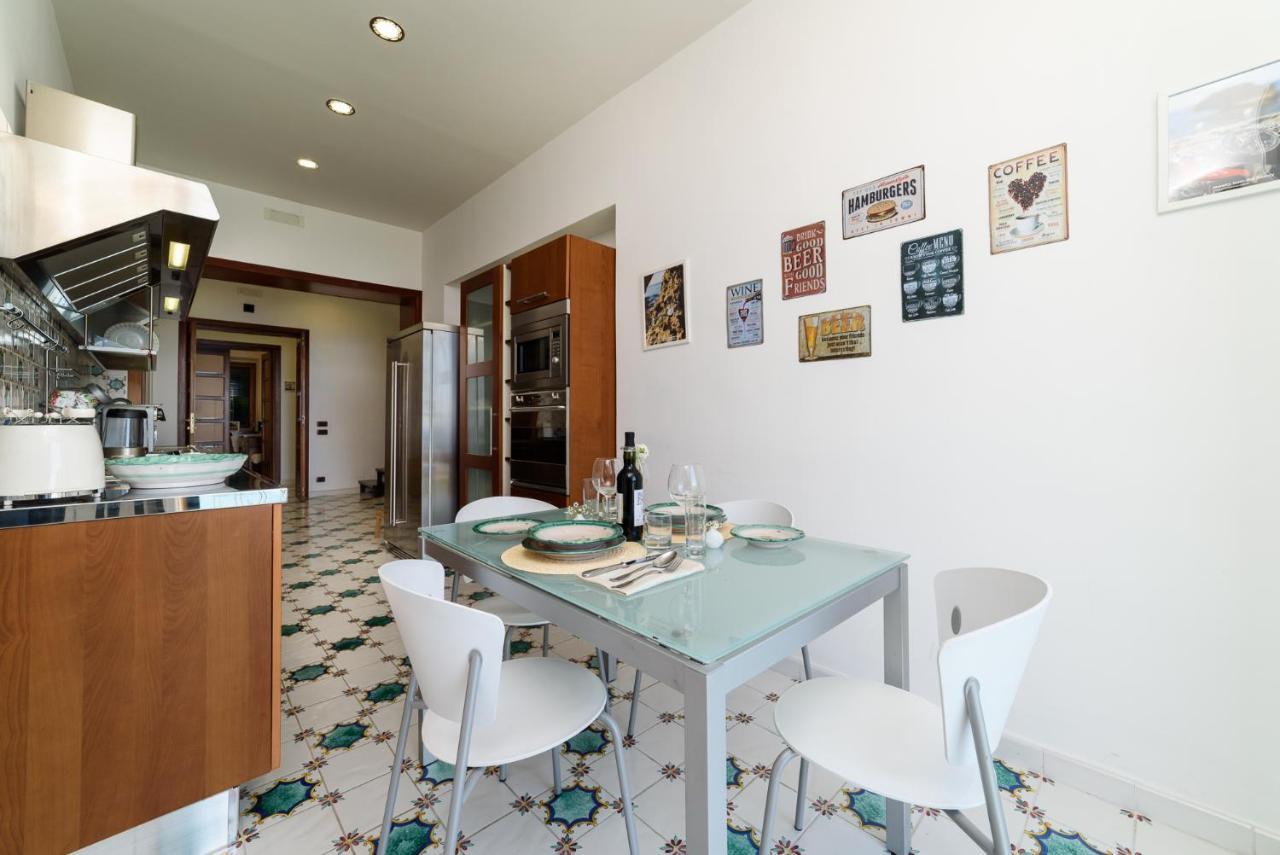 Amalfi Coast Family Luxury Suite Виетри Экстерьер фото