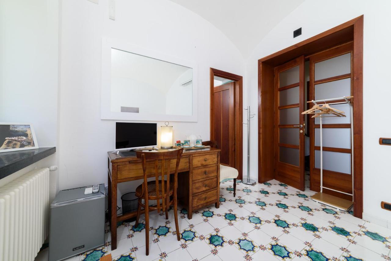 Amalfi Coast Family Luxury Suite Виетри Экстерьер фото