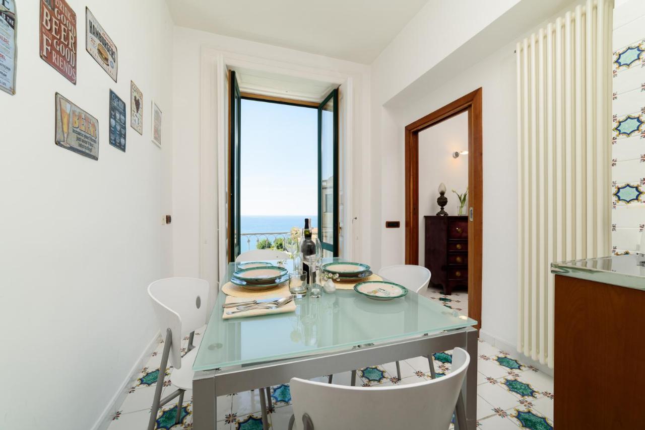 Amalfi Coast Family Luxury Suite Виетри Экстерьер фото
